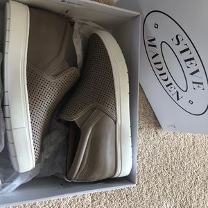 Steve Madden Scramble Grey Pull-on Shoes